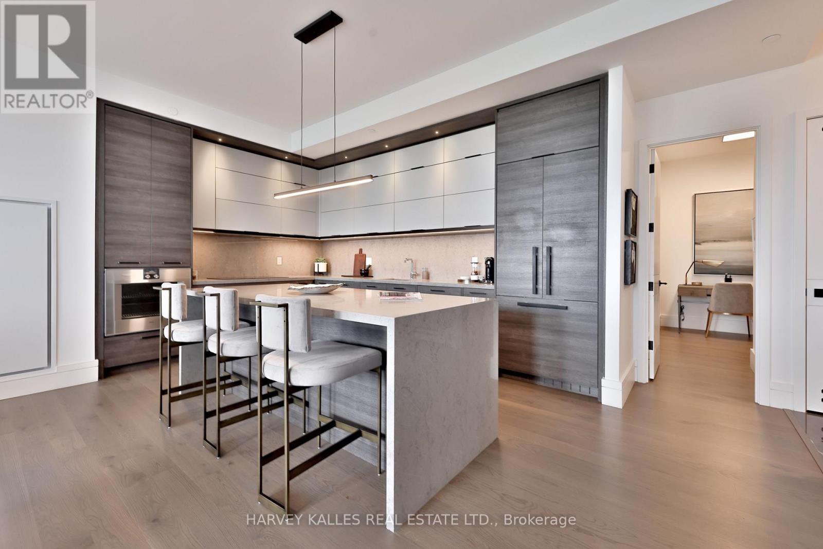 1404 - 215 LONSDALE ROAD