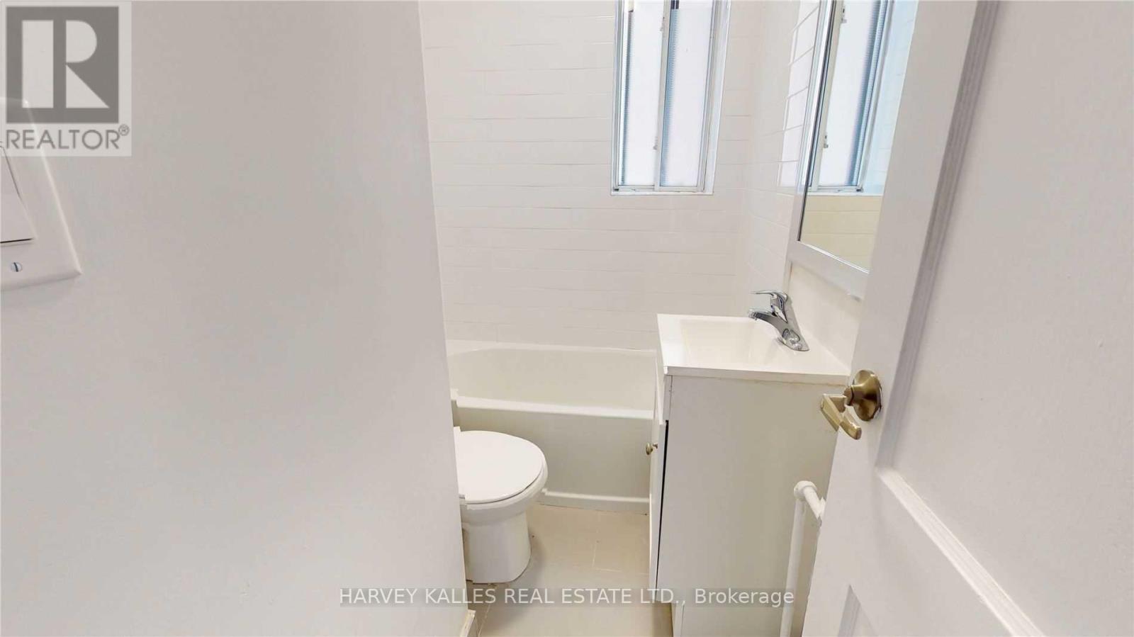 7 - 320 LONSDALE ROAD