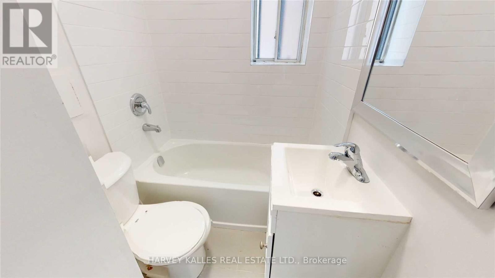 7 - 320 LONSDALE ROAD