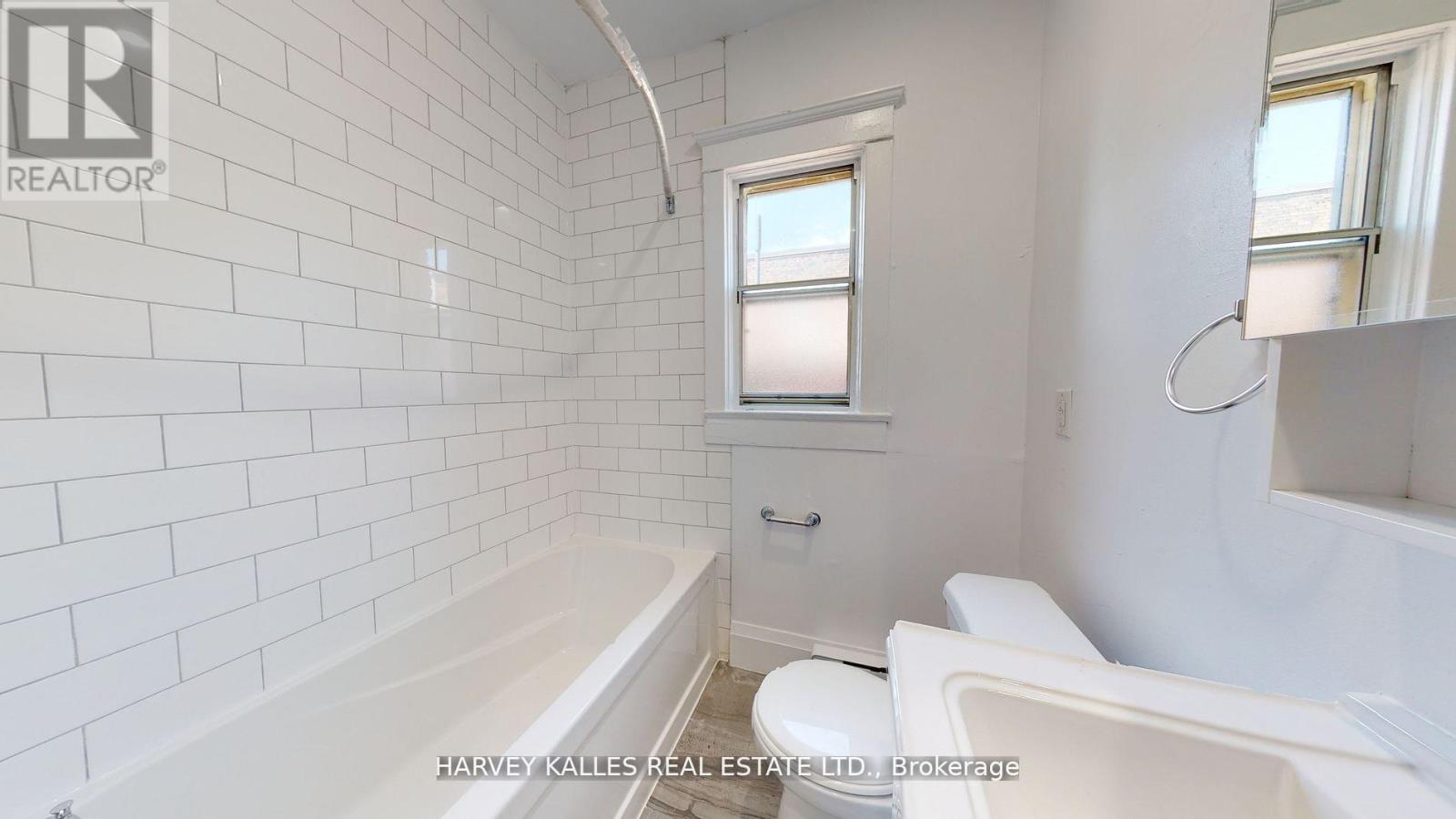 1 - 1065 BATHURST STREET