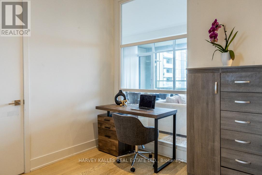 1013 - 111 ST CLAIR AVENUE W