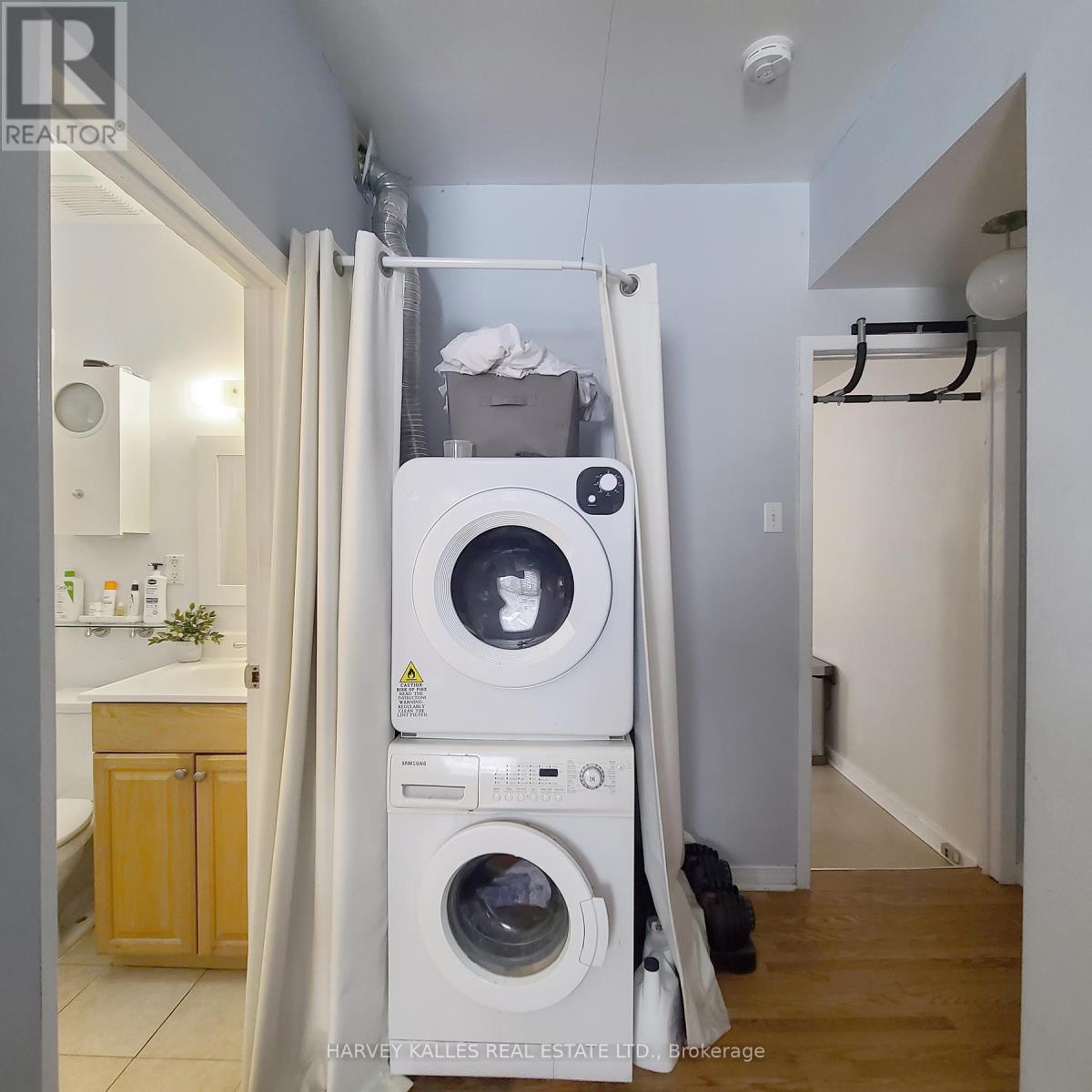 MAIN - 327 HOWLAND AVENUE