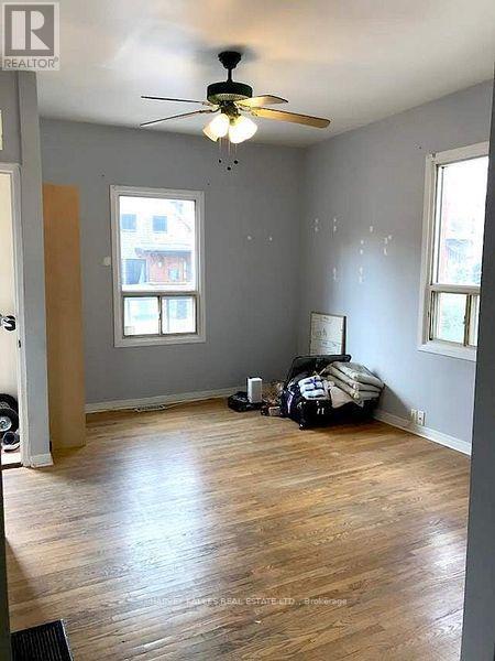 MAIN - 327 HOWLAND AVENUE