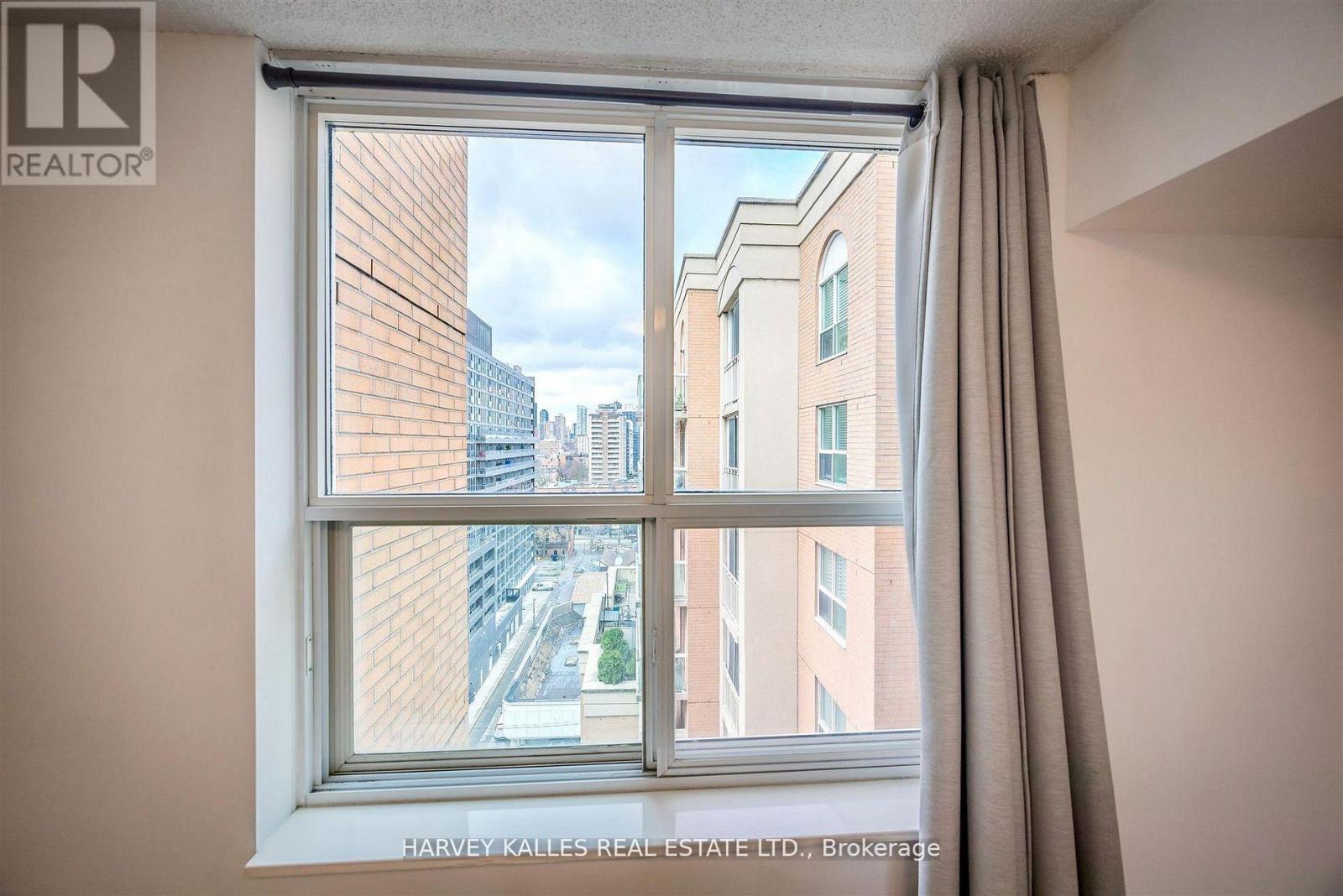 1405 - 323 RICHMOND STREET E