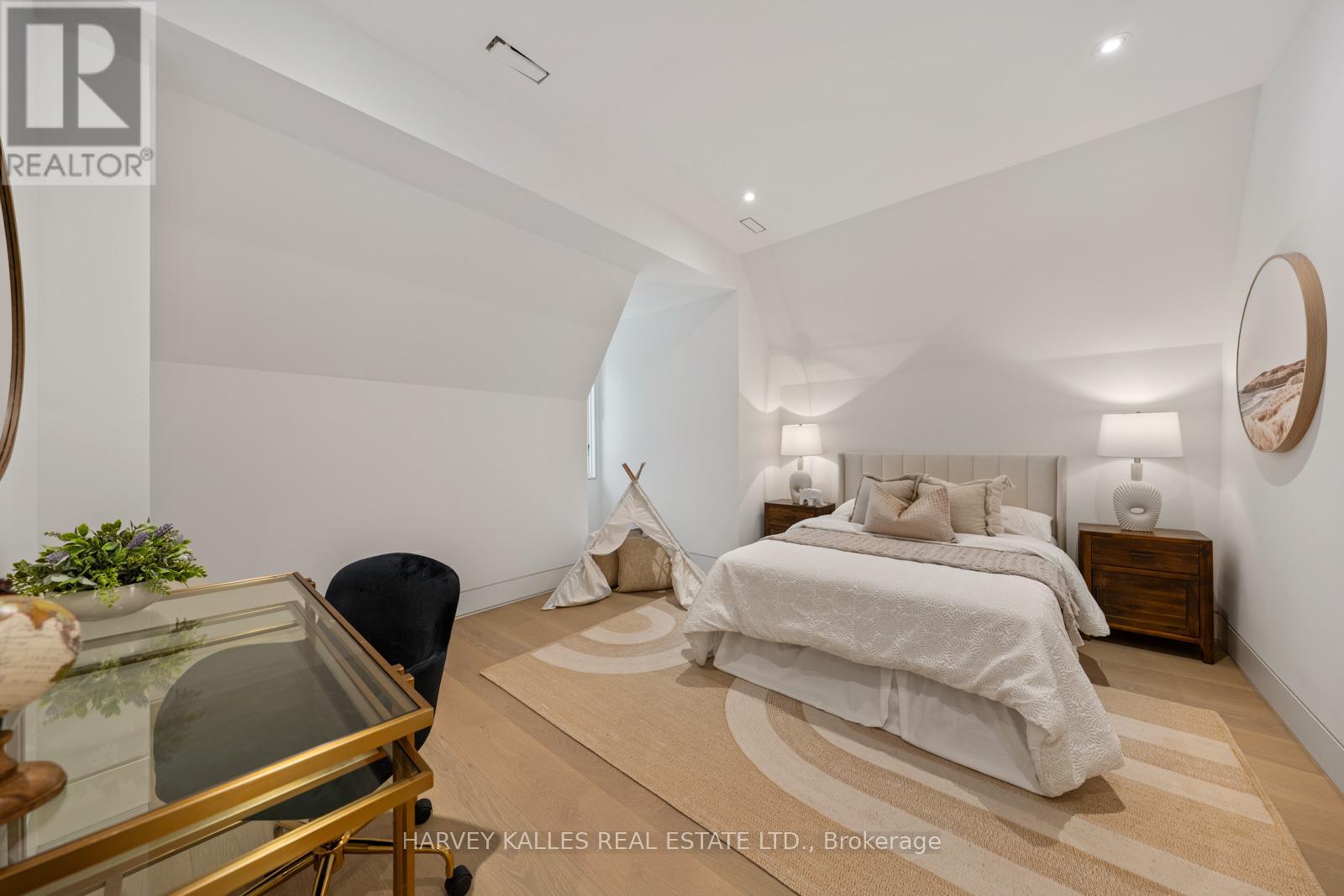 335 LYTTON BOULEVARD