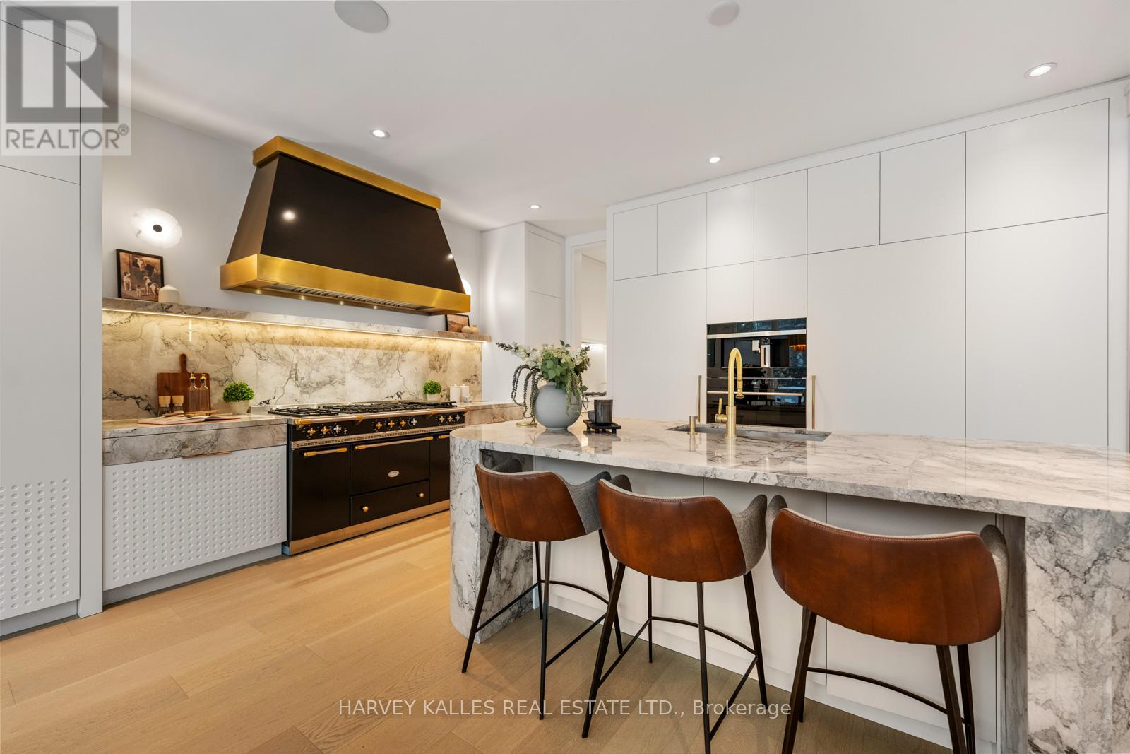 335 LYTTON BOULEVARD