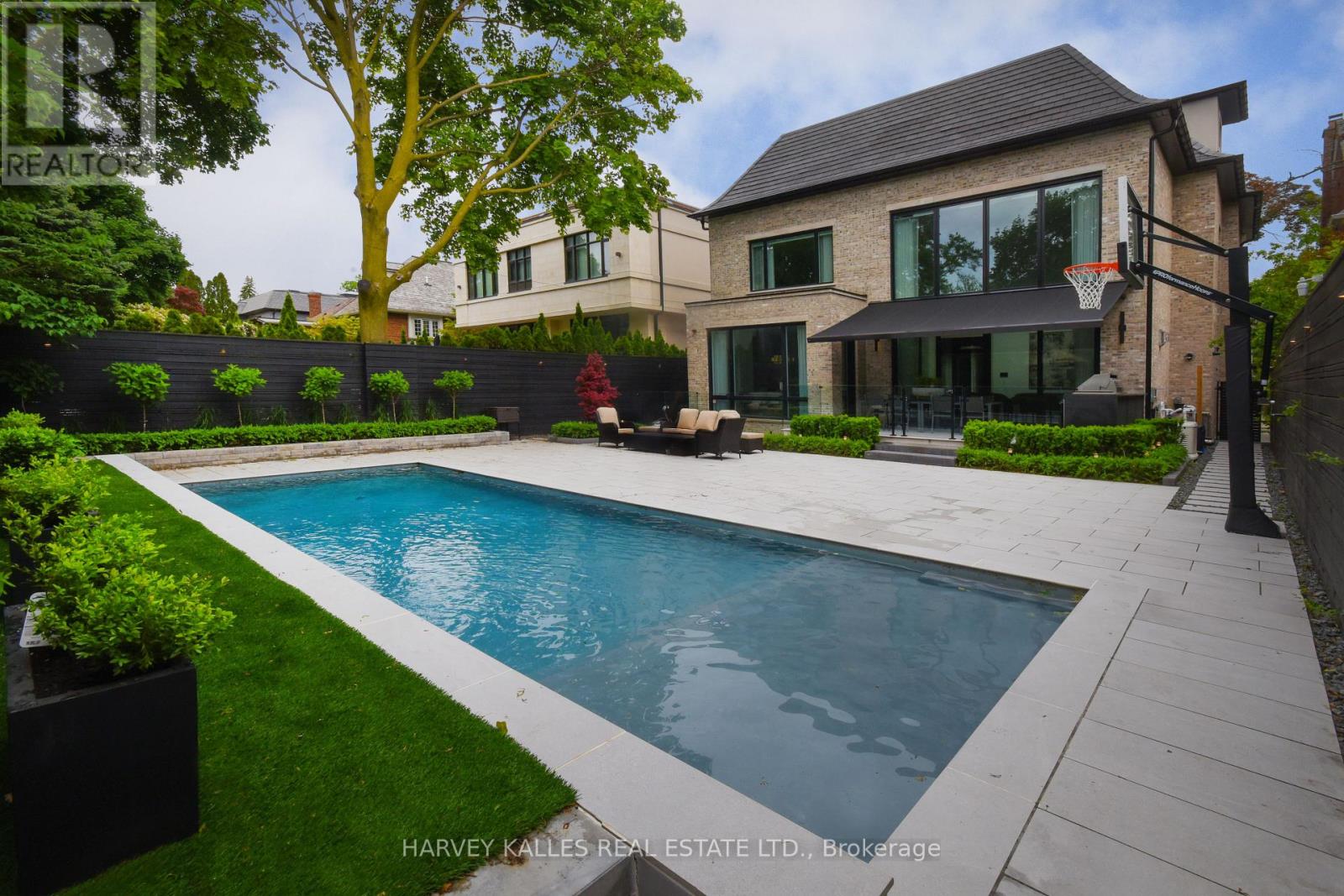 335 LYTTON BOULEVARD