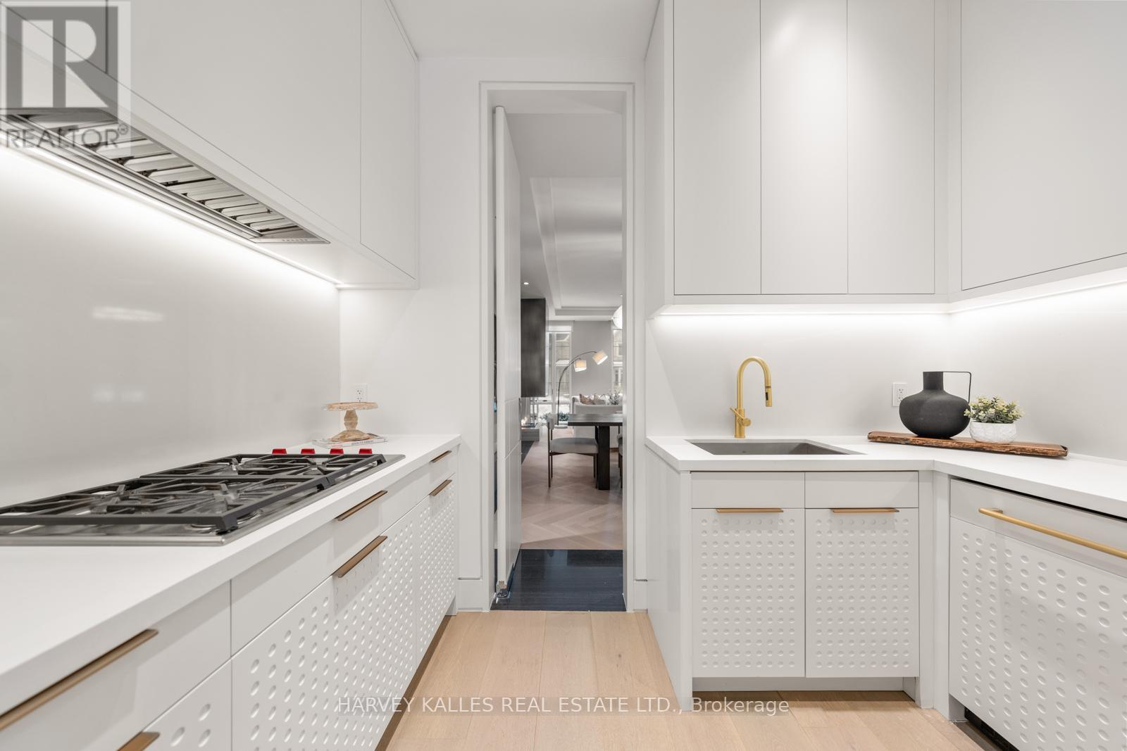 335 LYTTON BOULEVARD