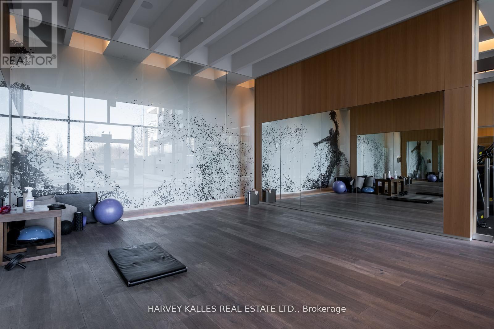 941 - 8 HILLSDALE AVENUE E