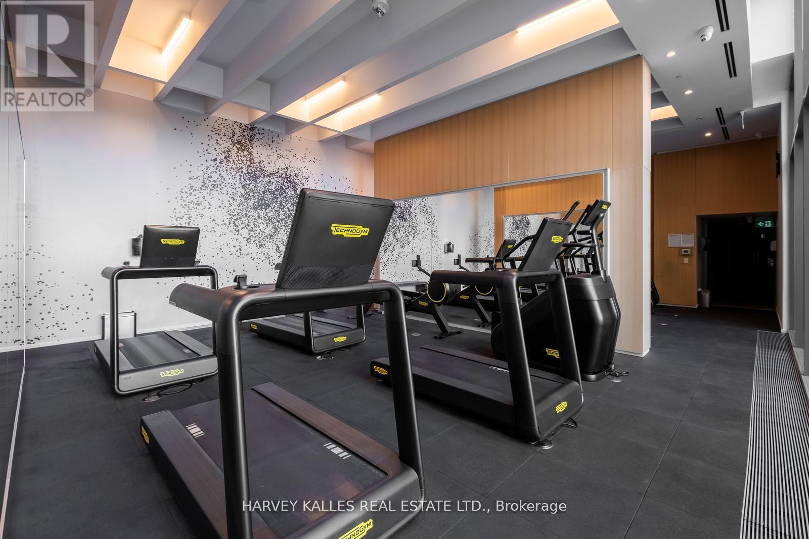 941 - 8 HILLSDALE AVENUE E