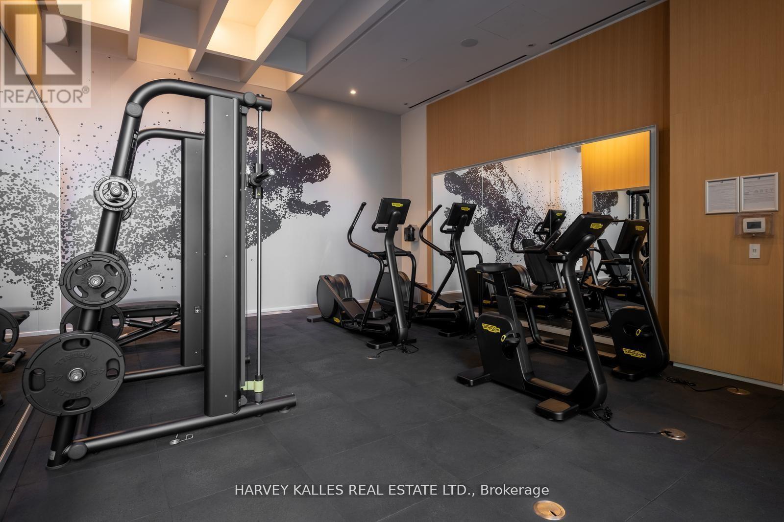 941 - 8 HILLSDALE AVENUE E