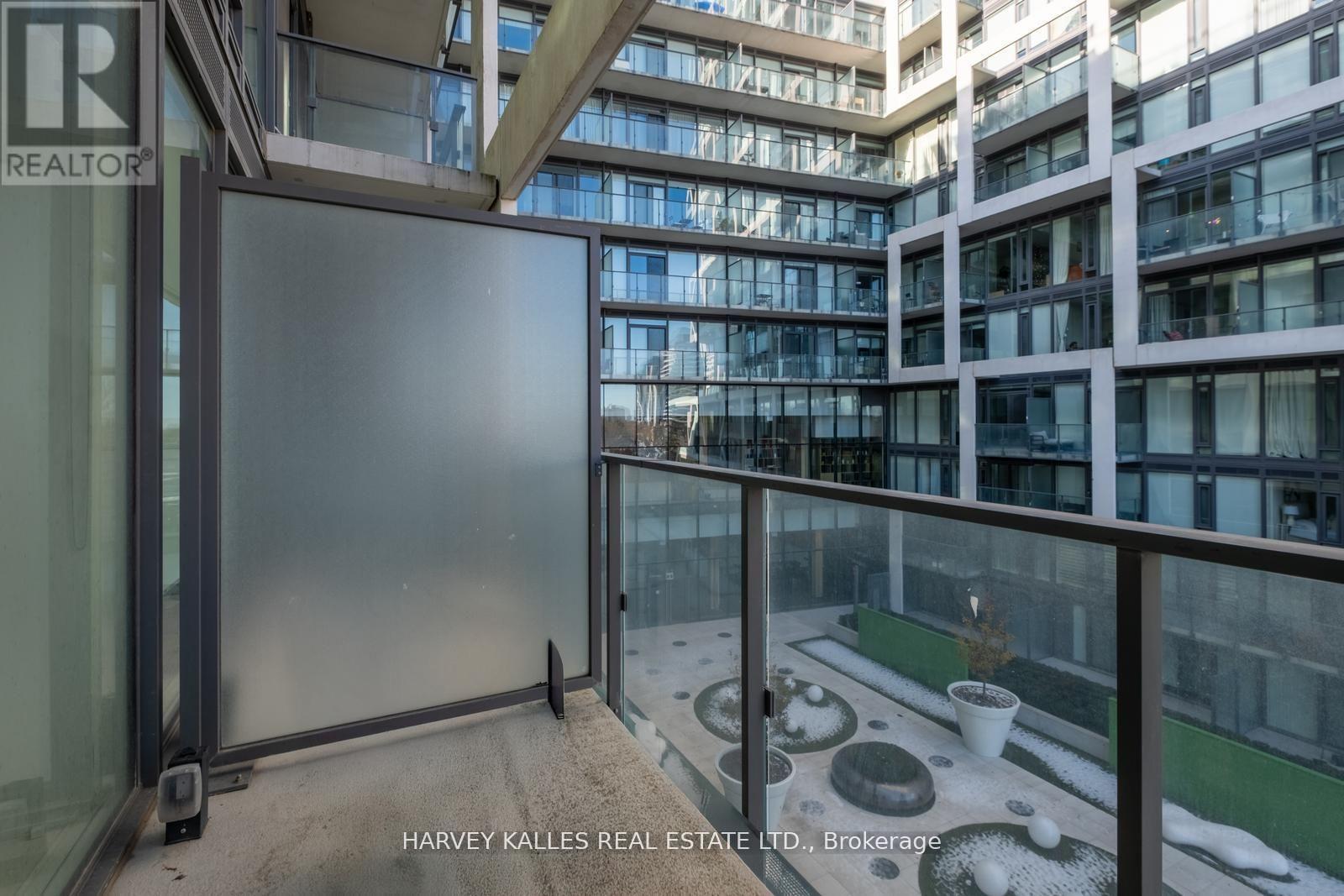 941 - 8 HILLSDALE AVENUE E