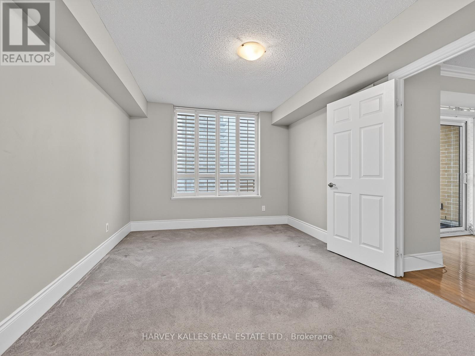 1203 - 123 EGLINTON AVENUE E