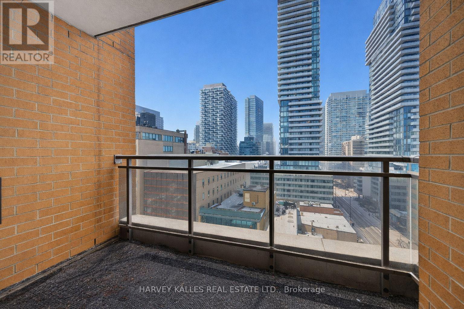 1203 - 123 EGLINTON AVENUE E