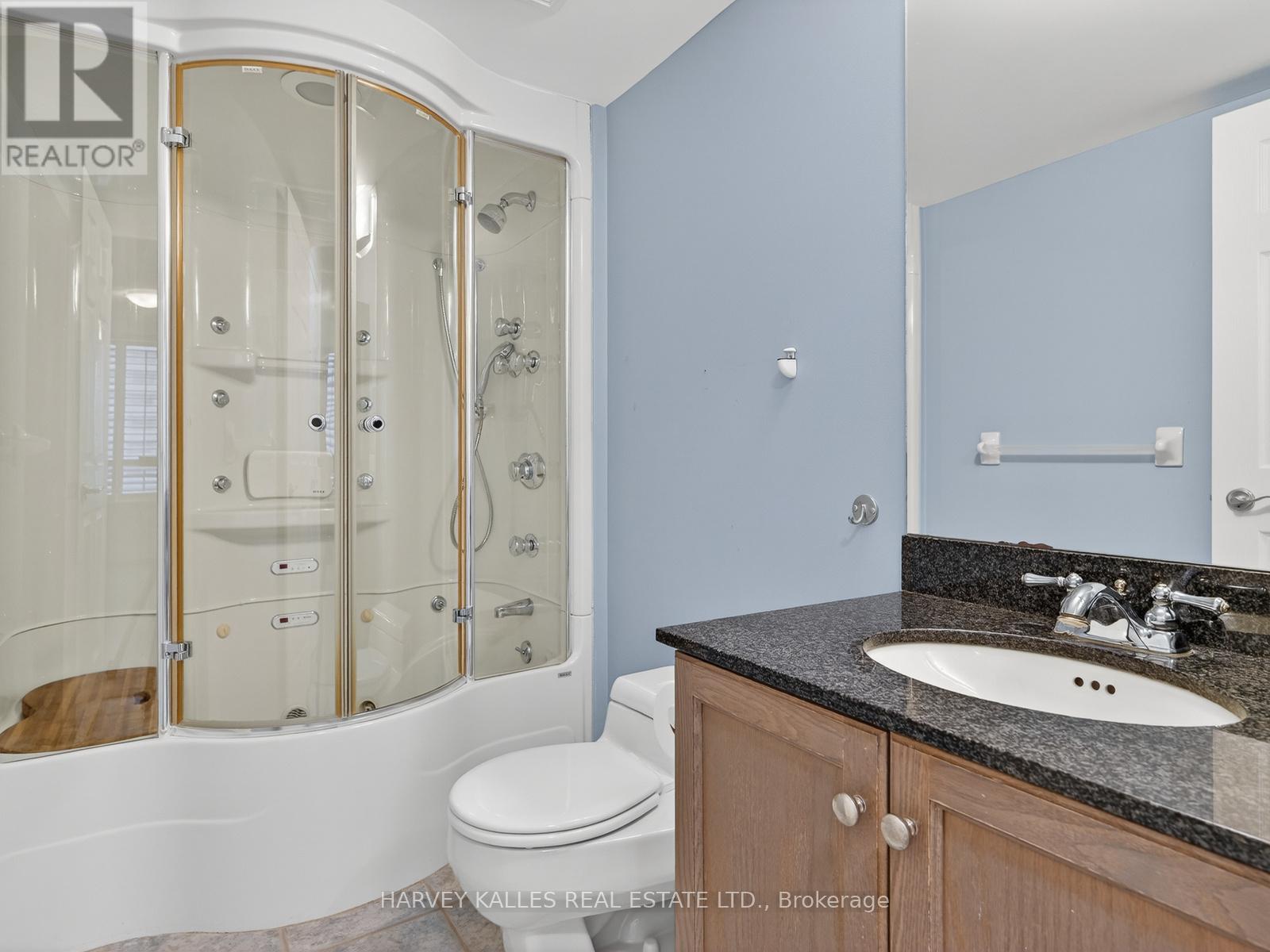 1203 - 123 EGLINTON AVENUE E