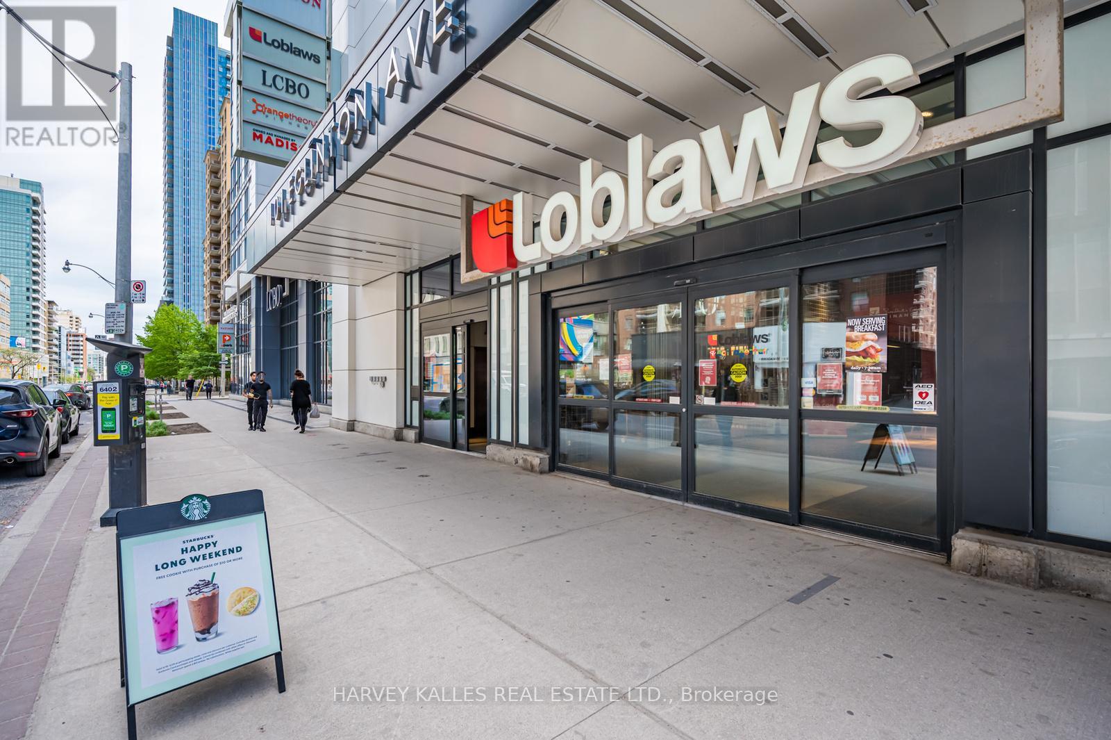 1203 - 123 EGLINTON AVENUE E