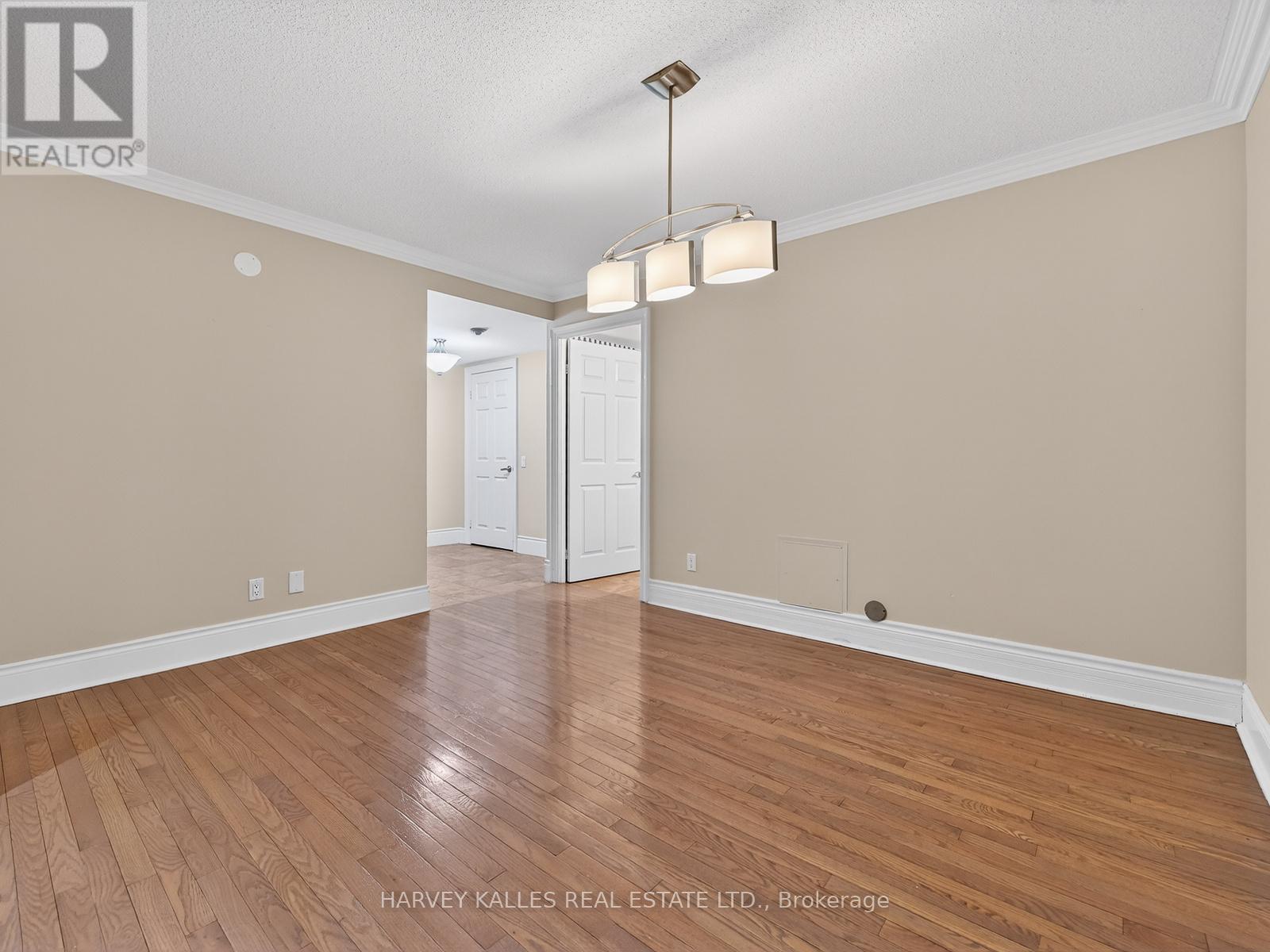 1203 - 123 EGLINTON AVENUE E