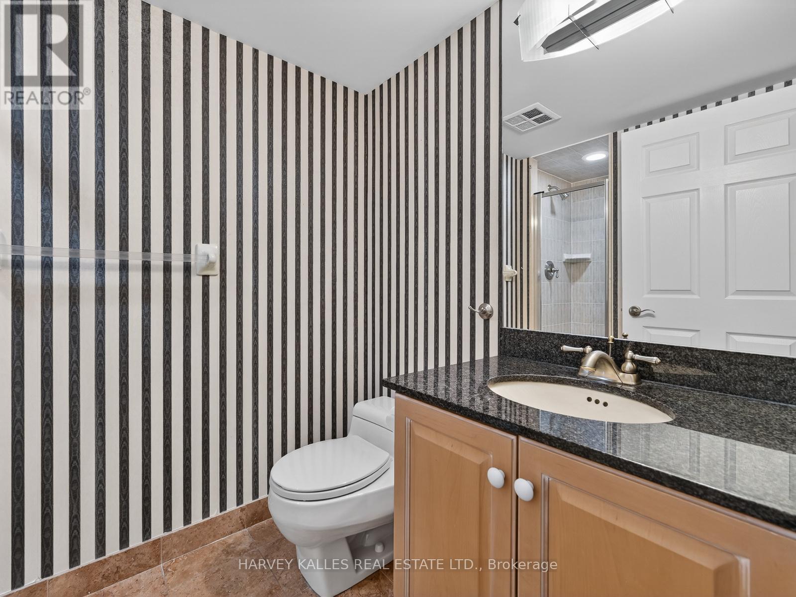 1203 - 123 EGLINTON AVENUE E