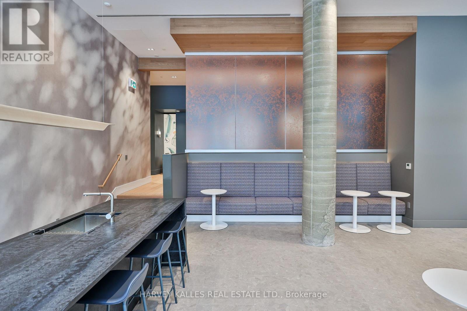 407 - 1720 BAYVIEW AVENUE