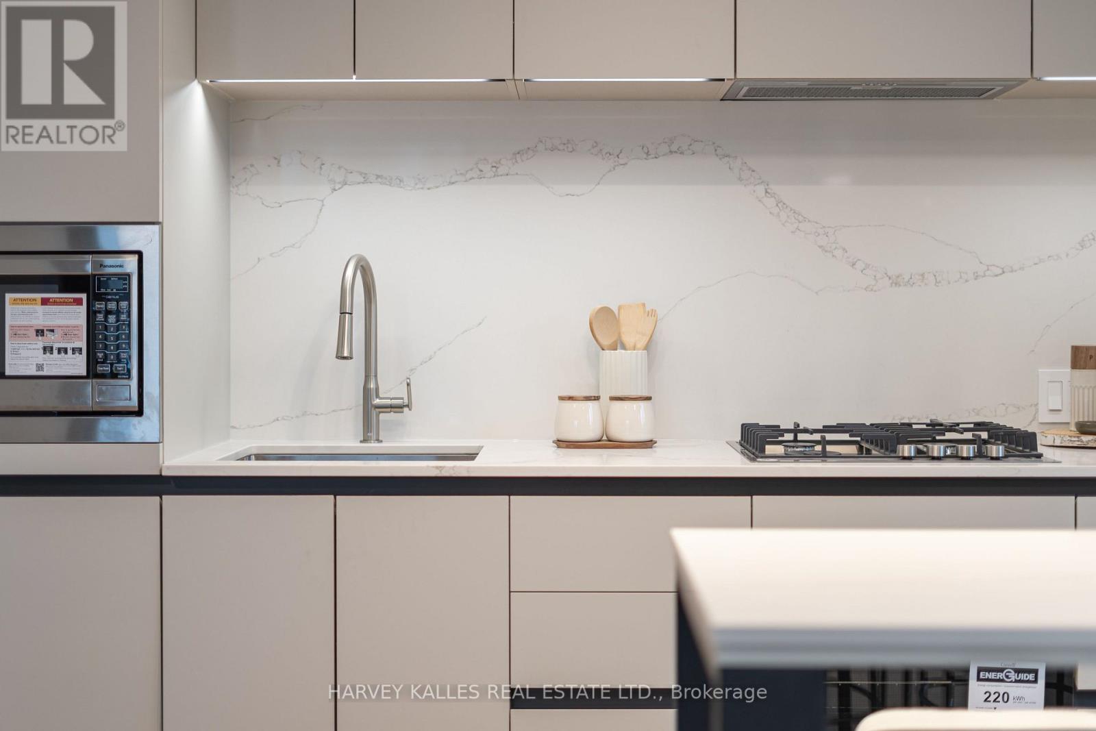 407 - 1720 BAYVIEW AVENUE