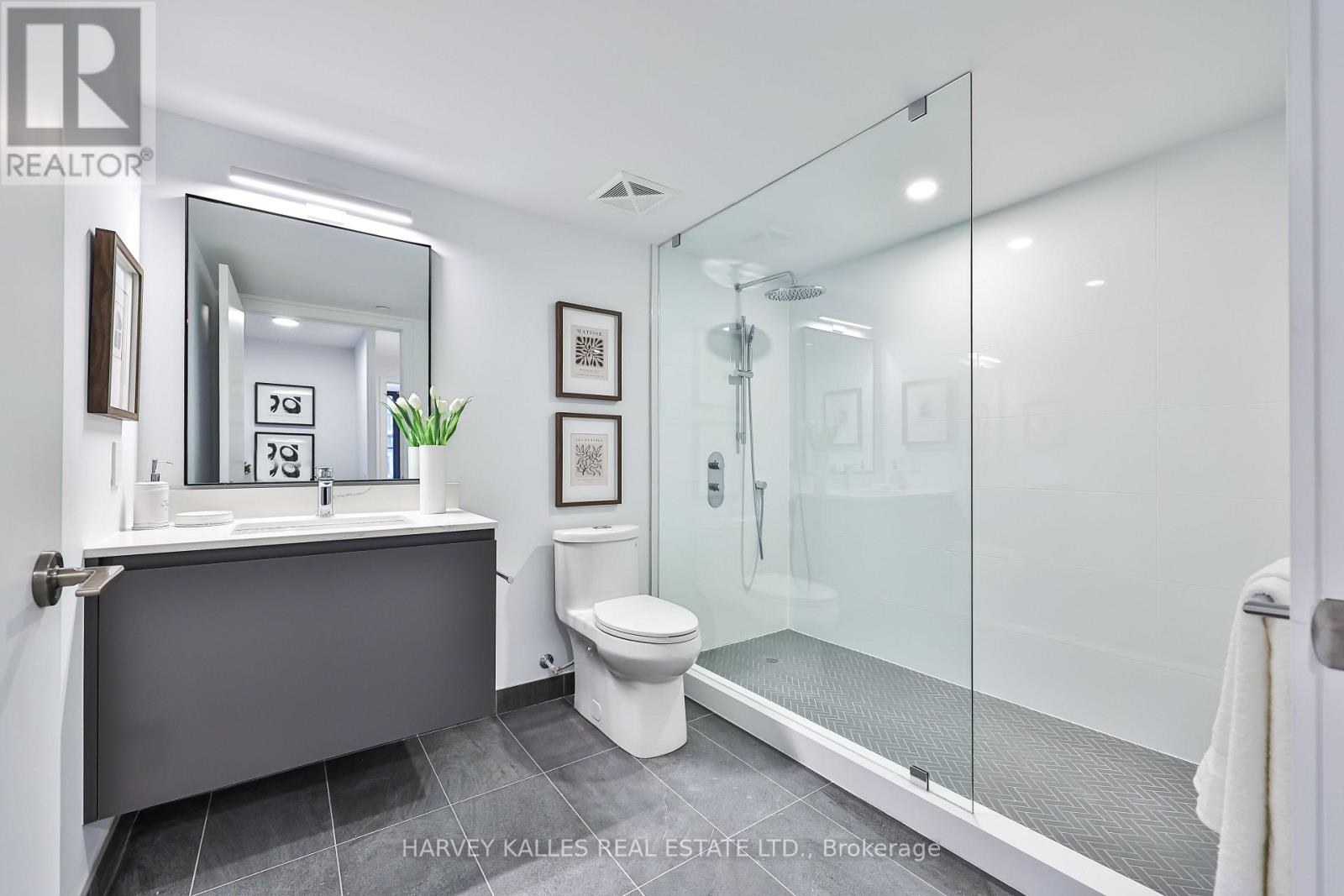 407 - 1720 BAYVIEW AVENUE