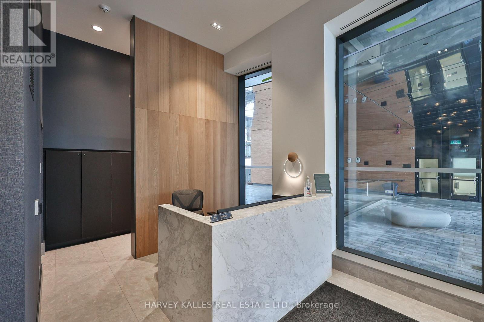 407 - 1720 BAYVIEW AVENUE