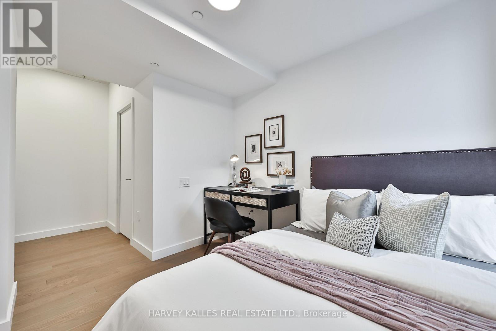 407 - 1720 BAYVIEW AVENUE