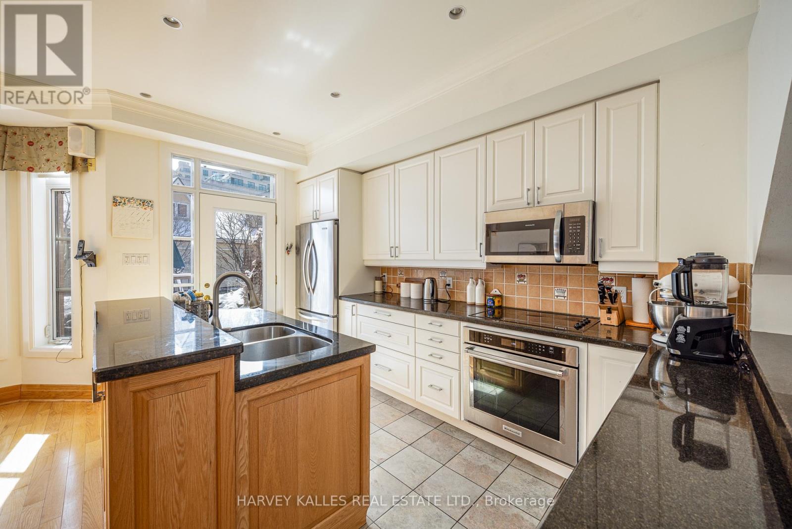 51 SHAFTESBURY AVENUE