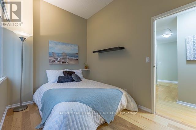 302 - 1901 YONGE STREET