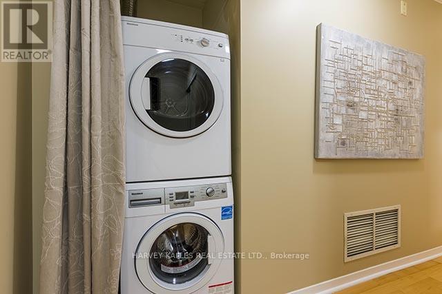 302 - 1901 YONGE STREET