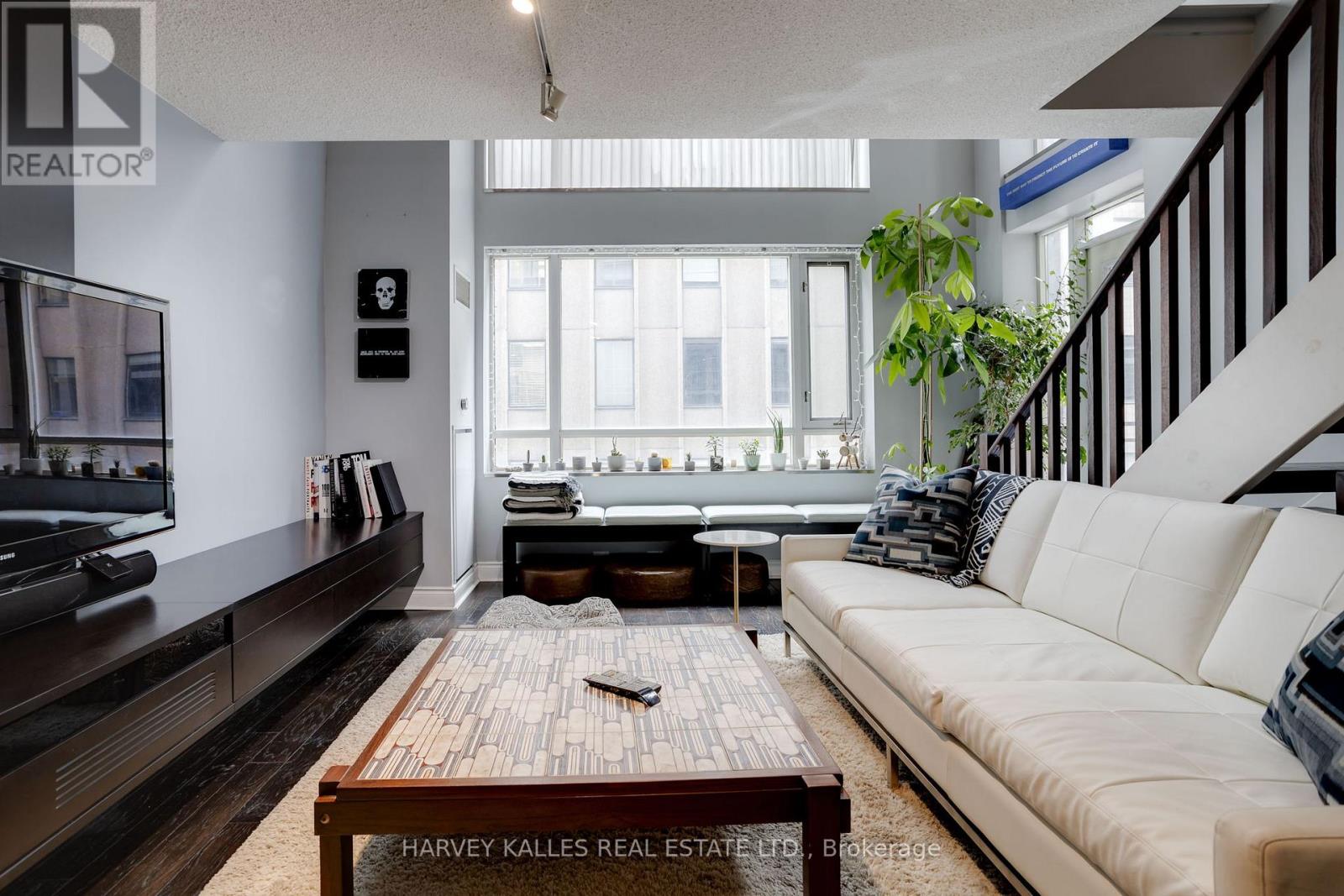 703 - 80 CUMBERLAND STREET