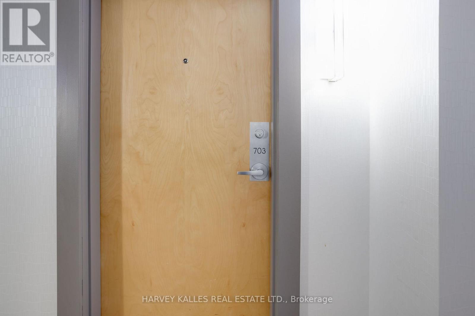 703 - 80 CUMBERLAND STREET