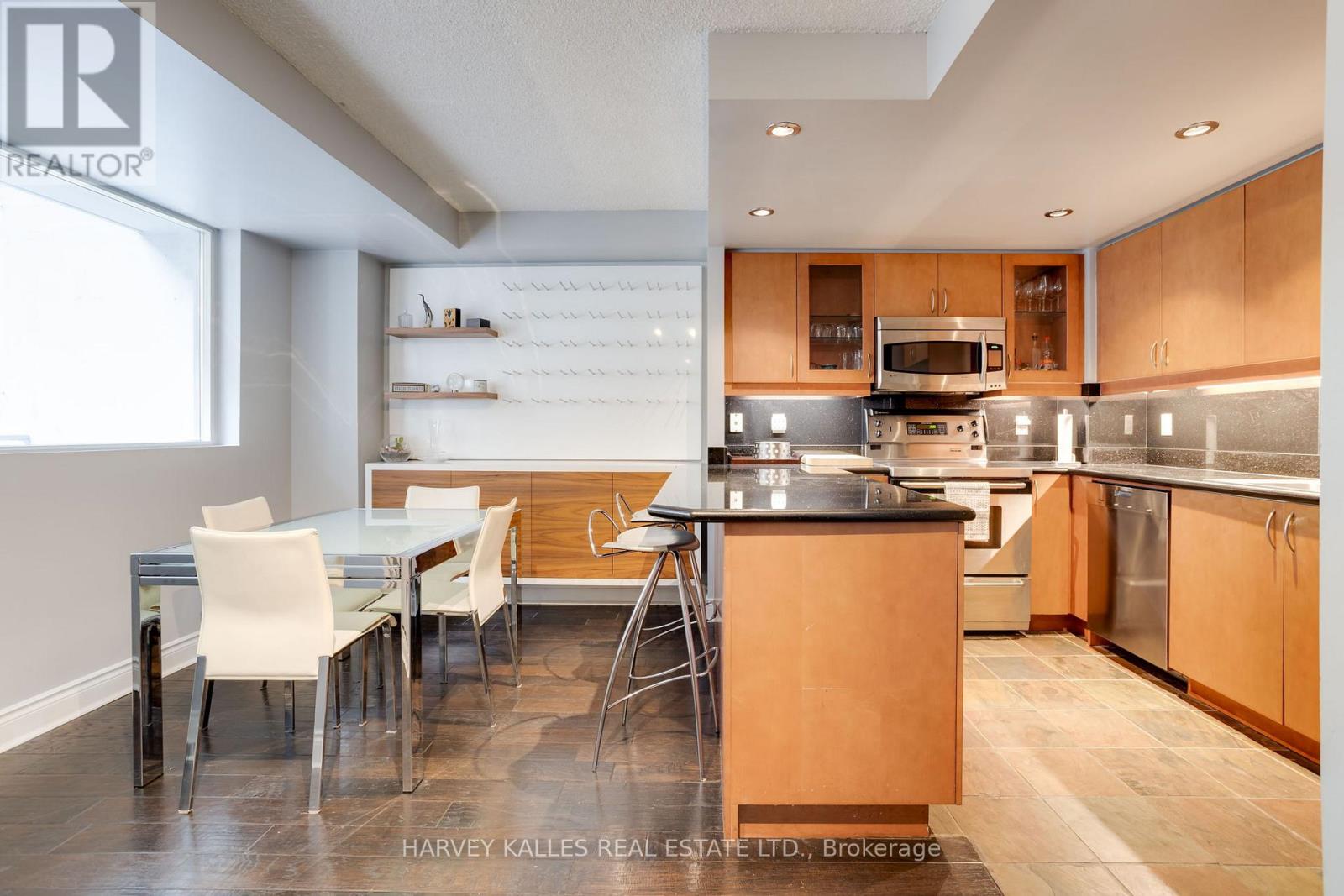 703 - 80 CUMBERLAND STREET