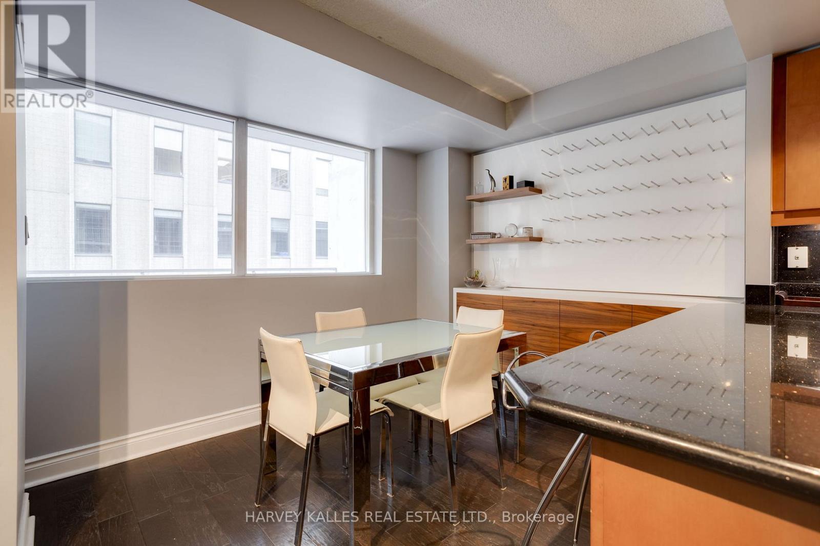 703 - 80 CUMBERLAND STREET