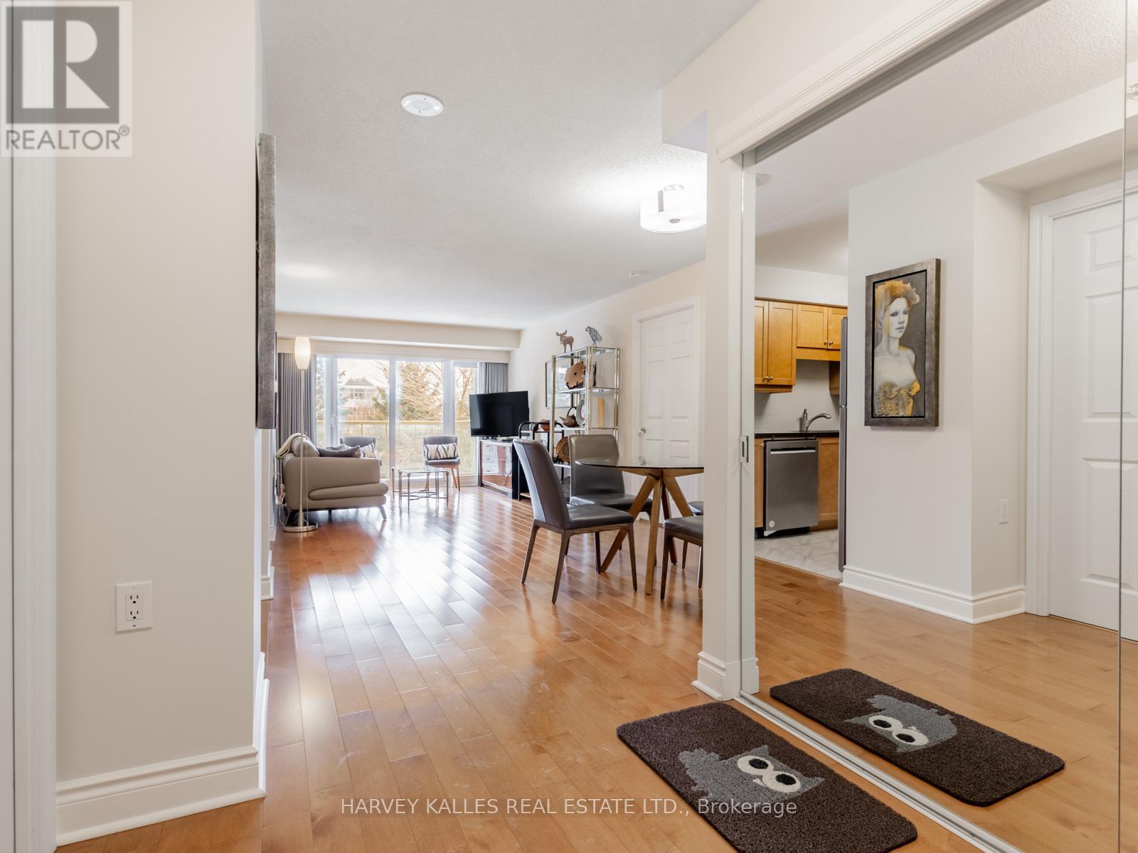 402 - 12 REAN DRIVE