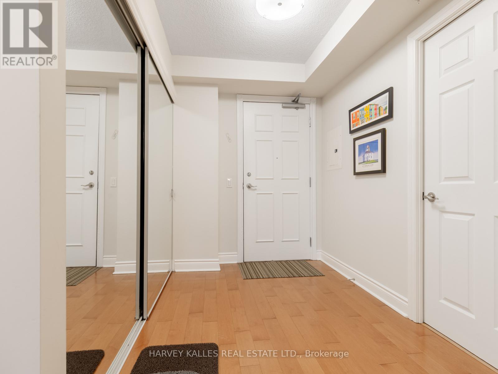 402 - 12 REAN DRIVE