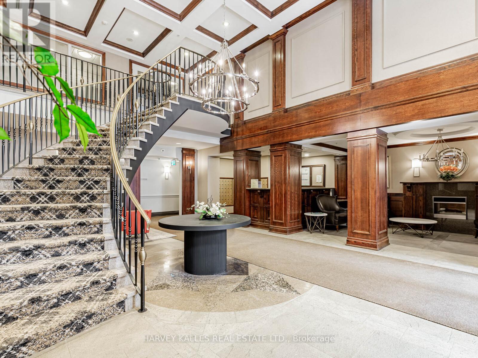 402 - 12 REAN DRIVE