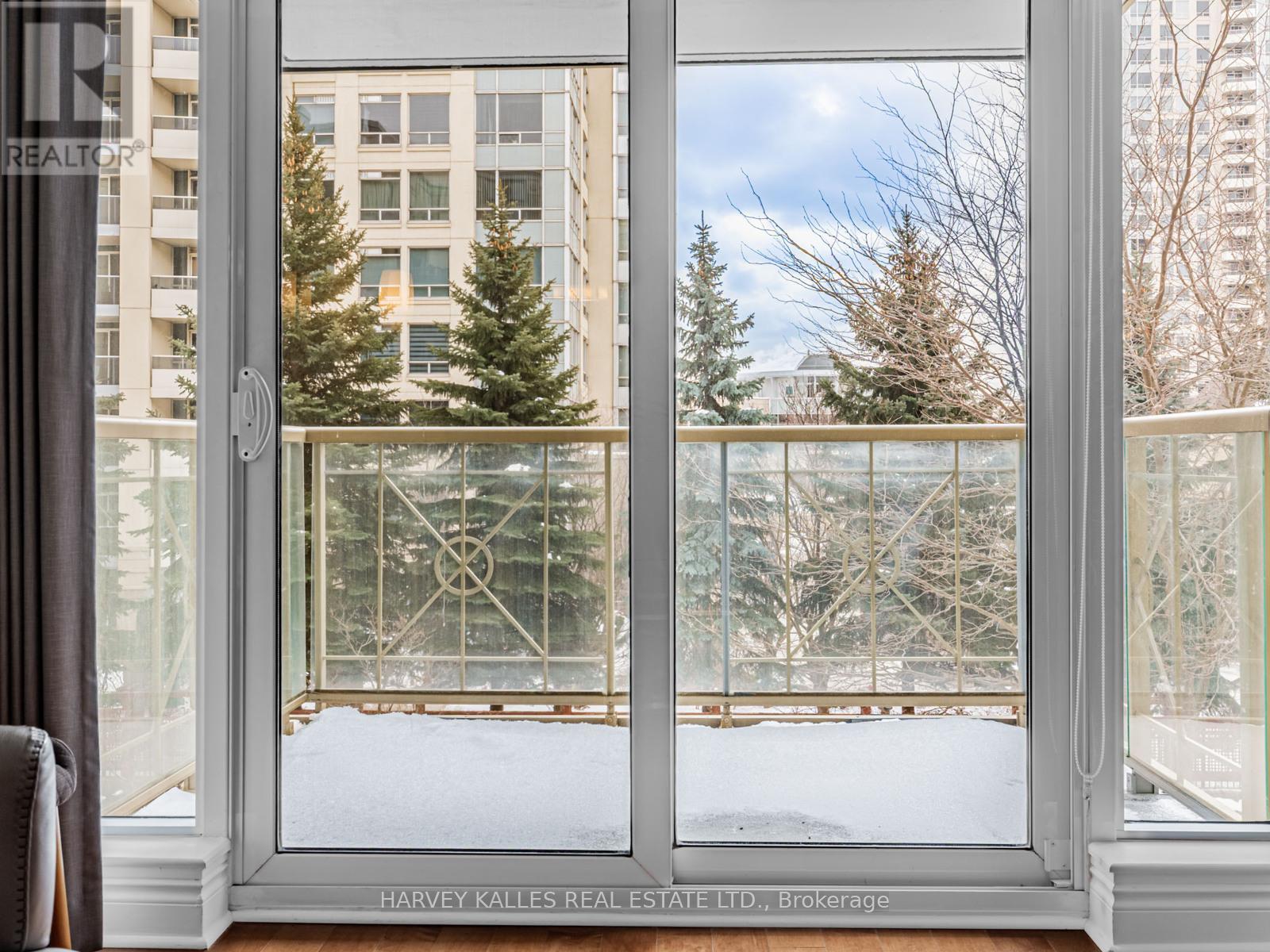 402 - 12 REAN DRIVE