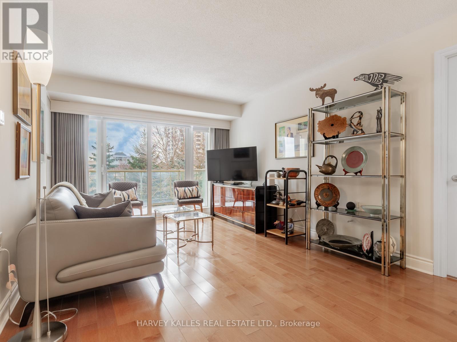 402 - 12 REAN DRIVE