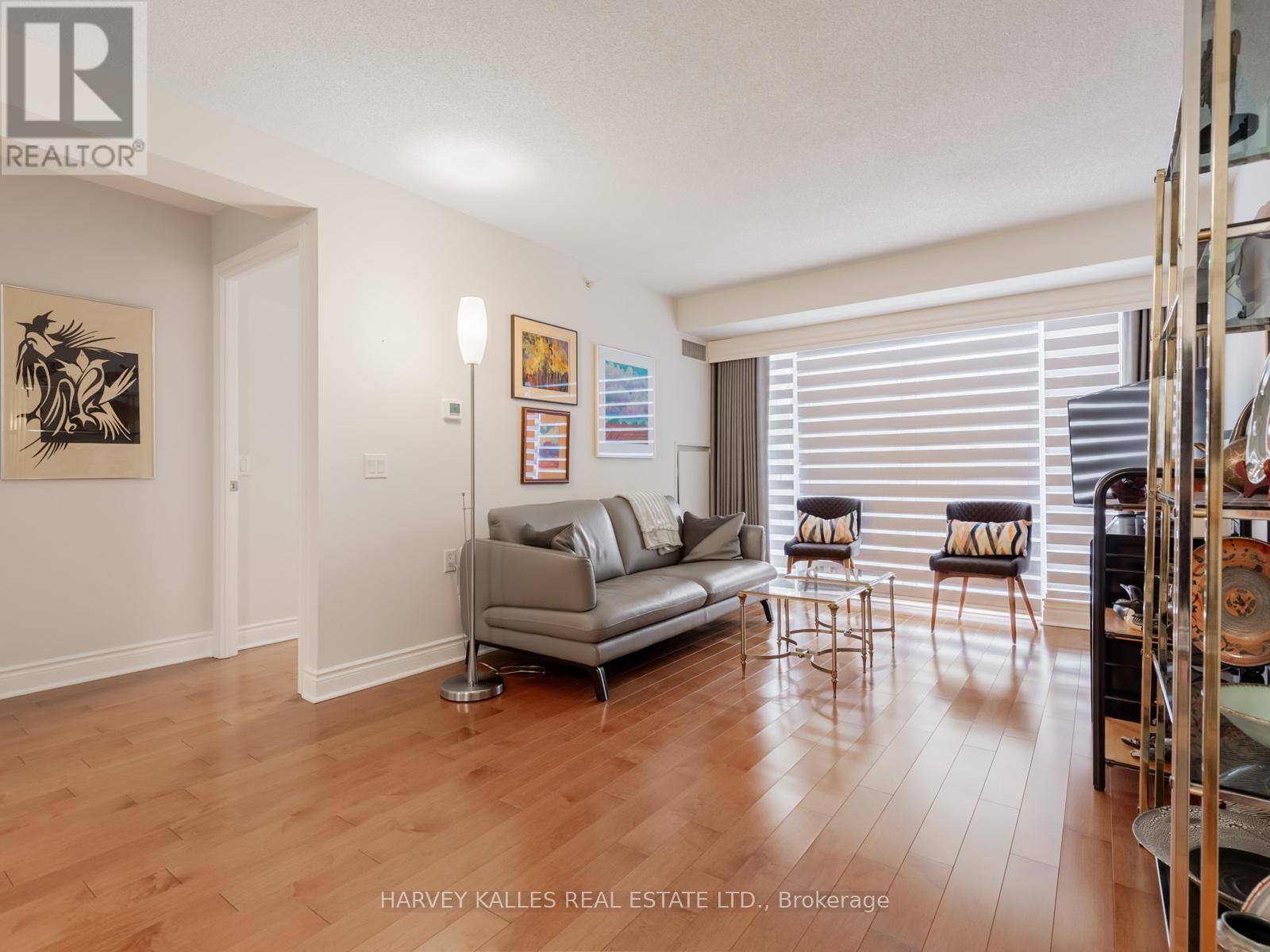 402 - 12 REAN DRIVE