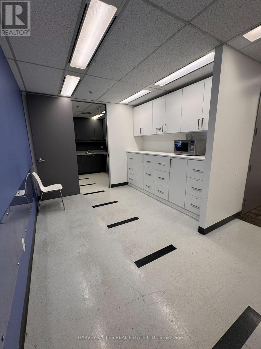 301 - 45 SHEPPARD AVENUE E