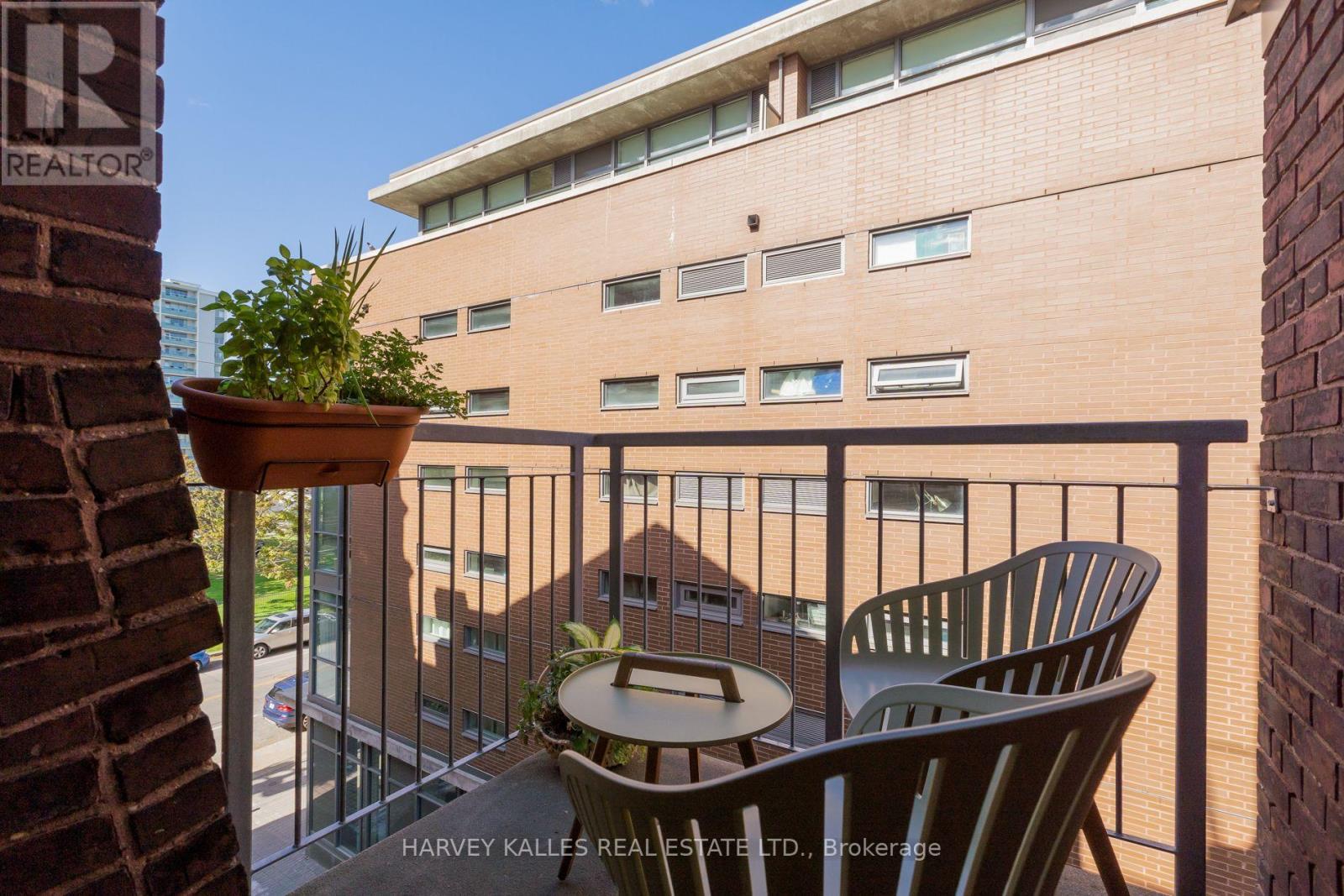 306 - 701 DOVERCOURT ROAD