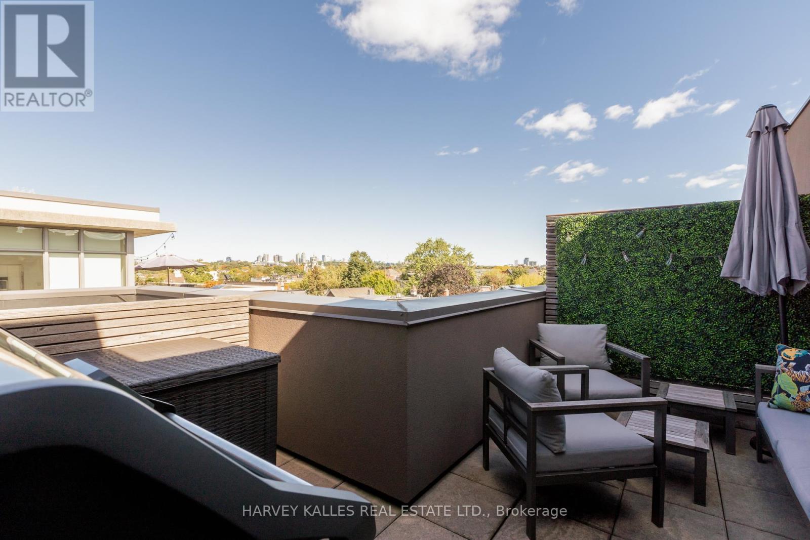 306 - 701 DOVERCOURT ROAD