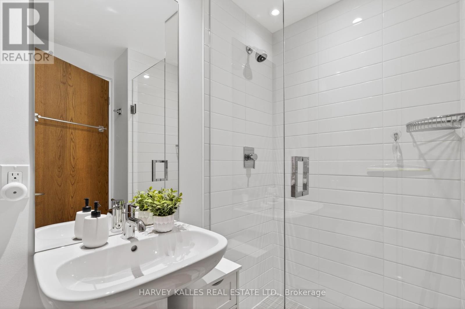 306 - 701 DOVERCOURT ROAD