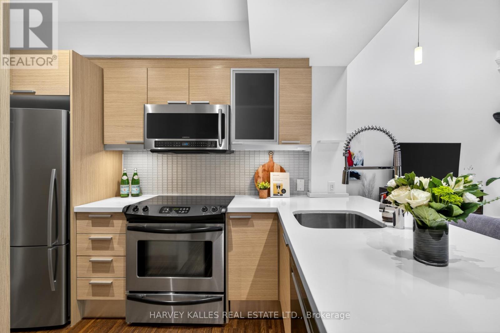 306 - 701 DOVERCOURT ROAD