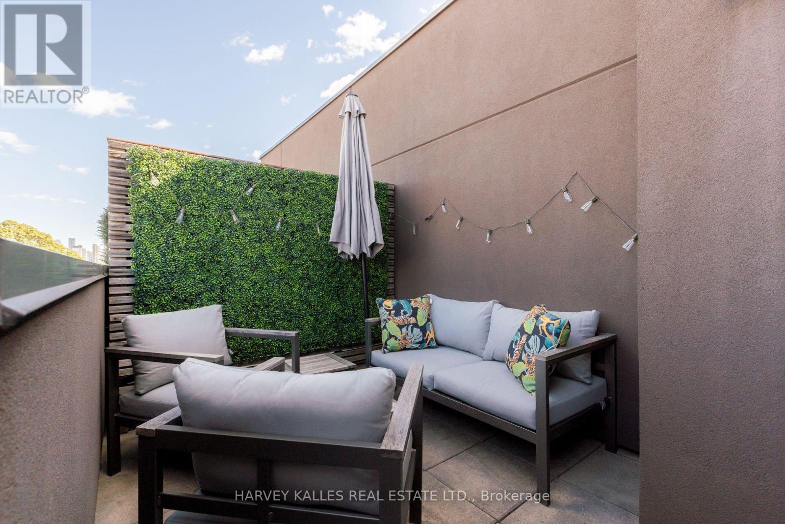 306 - 701 DOVERCOURT ROAD