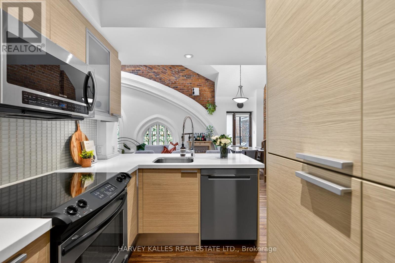 306 - 701 DOVERCOURT ROAD