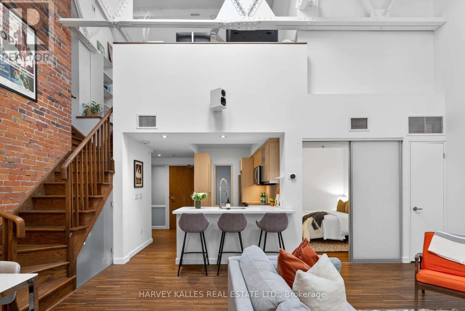 306 - 701 DOVERCOURT ROAD