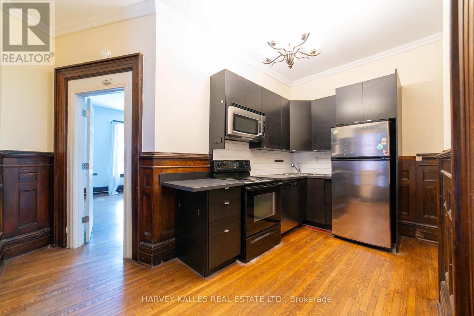 200 - 678 HURON STREET