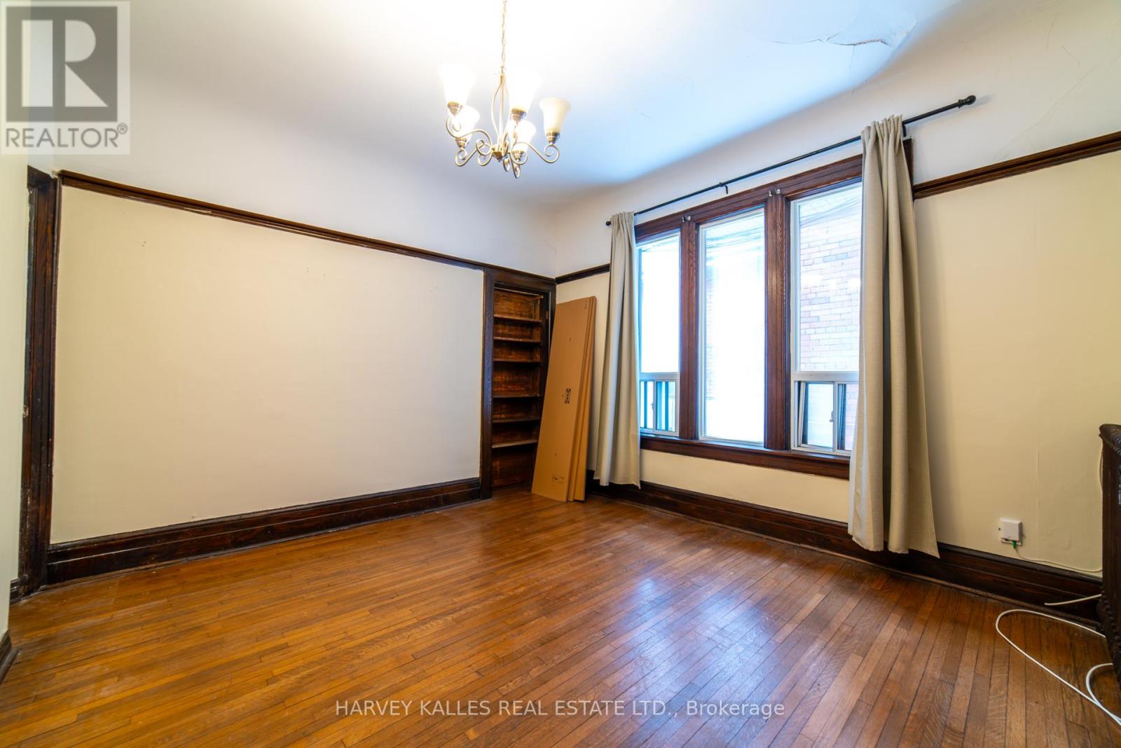 200 - 678 HURON STREET